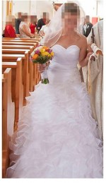 Krásne biele svadobné šaty