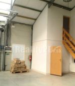 Priestory na výrobu alebo skladovanie Dvory nad Žitavou, na prenájom,180 m2
