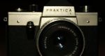Fotoaparat Praktica l s objektivom Carl Zeiss Jena 2.8/50