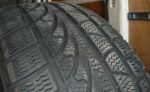 Predam 2 ks pneu 225/55 r17 zimne Petlas