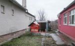 Rena real - na predaj starší RD 9 km od Nr, 9 árový pozemok