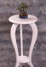 Okrúhly stolík Roxy z borovice- Glamour Glimse