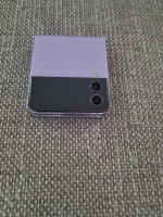 Samsung Galaxy Flip4 